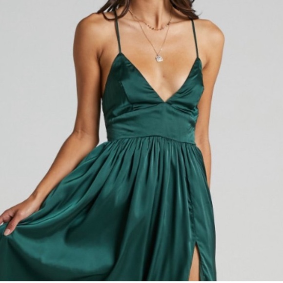 ShowPo. I want the World to Know Green Dress Never worn with tags size 6  US - mordernwear.com